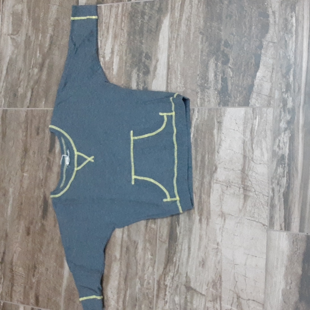 Old Navy size 8 gray three quarter sleeve sweater
